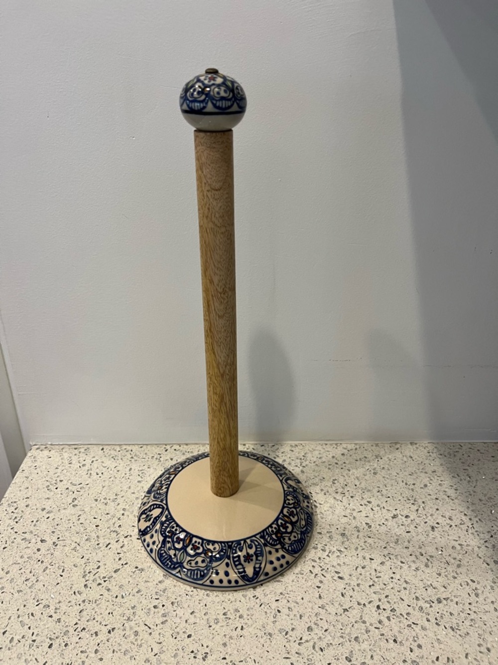 EUC World Market Paper Towel Holder